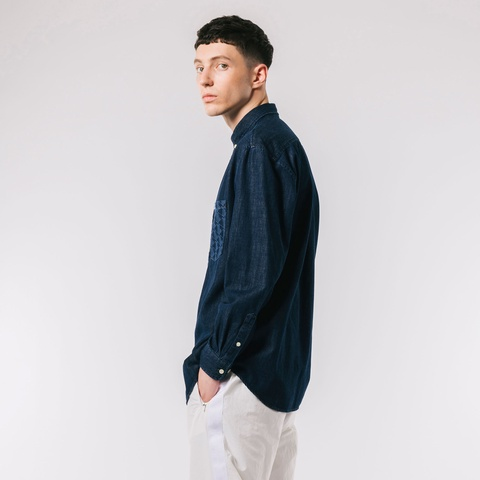 【1枚買うともう1枚プレゼント】LACOSTE 2023新作 アシンメトリーデニムシャツ
