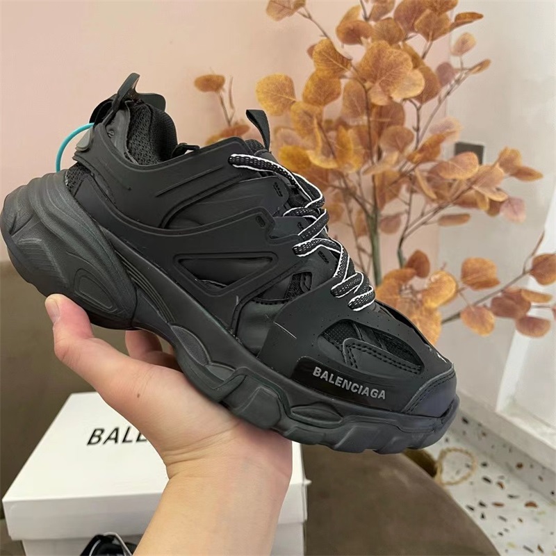 【Balenciaga】【品質の高い商品】カジュアルシューズ/ インド製