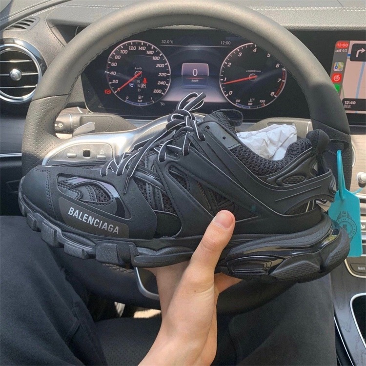 【Balenciaga】【品質の高い商品】カジュアルシューズ/ インド製
