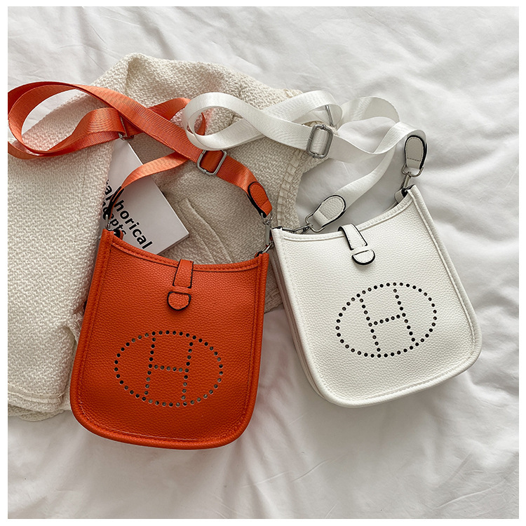 限定30個！売り切れ次第終わり！【Hermes|公式サイトは正規品】「STORY」雑誌掲載高垣麗子さんの愛用しているエルメスの大人気新作“Évelyne”バッグを入手