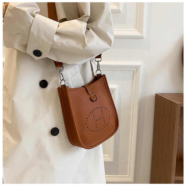 限定30個！売り切れ次第終わり！【Hermes|公式サイトは正規品】「STORY」雑誌掲載高垣麗子さんの愛用しているエルメスの大人気新作“Évelyne”バッグを入手
