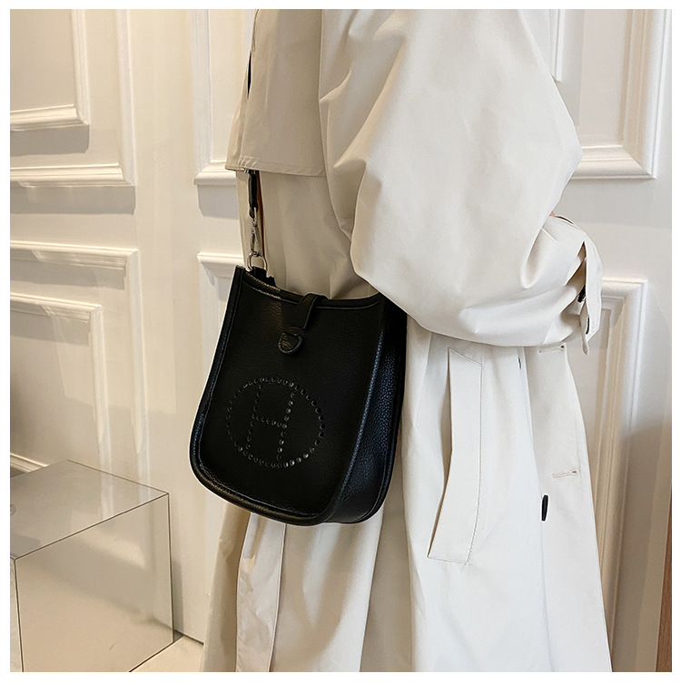 限定30個！売り切れ次第終わり！【Hermes|公式サイトは正規品】「STORY」雑誌掲載高垣麗子さんの愛用しているエルメスの大人気新作“Évelyne”バッグを入手