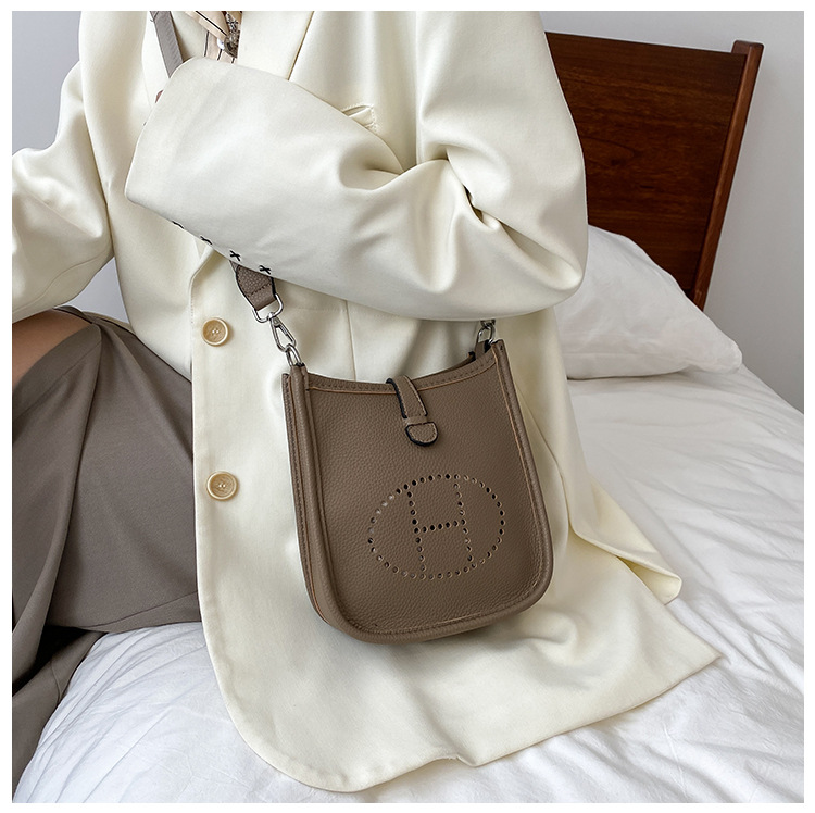 限定30個！売り切れ次第終わり！【Hermes|公式サイトは正規品】「STORY」雑誌掲載高垣麗子さんの愛用しているエルメスの大人気新作“Évelyne”バッグを入手