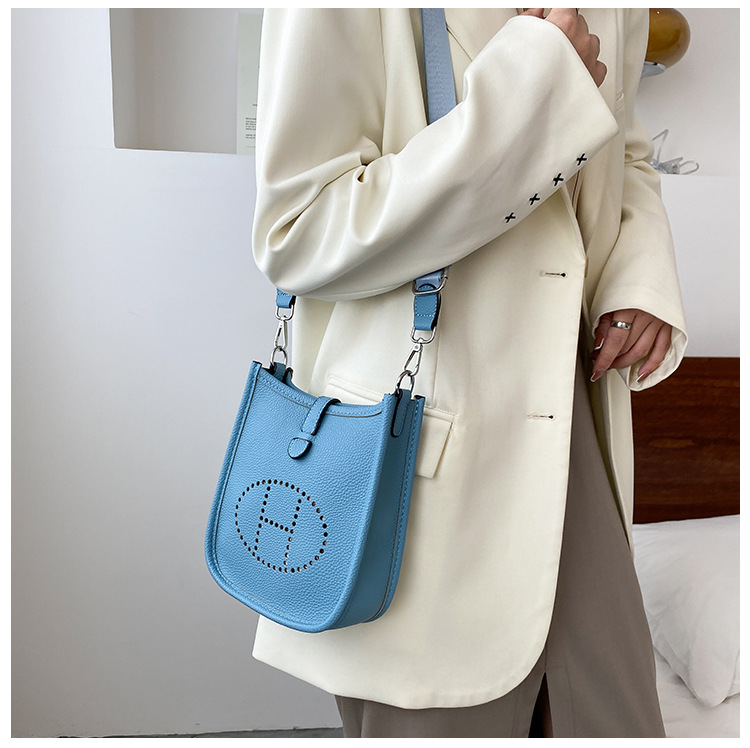 限定30個！売り切れ次第終わり！【Hermes|公式サイトは正規品】「STORY」雑誌掲載高垣麗子さんの愛用しているエルメスの大人気新作“Évelyne”バッグを入手